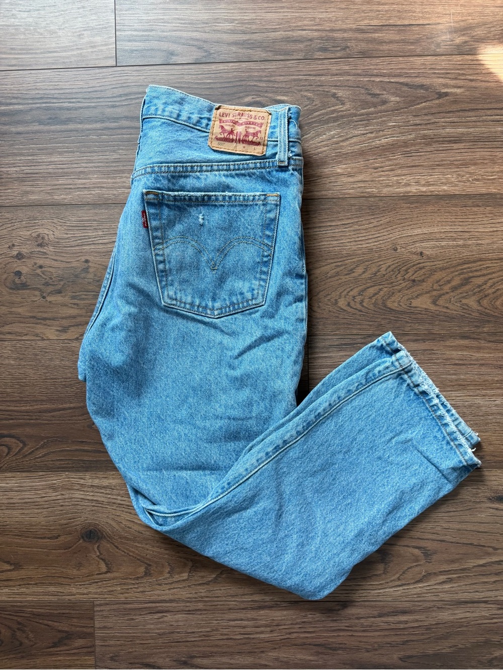 Levi's Light Blue cropped 501 Jeans